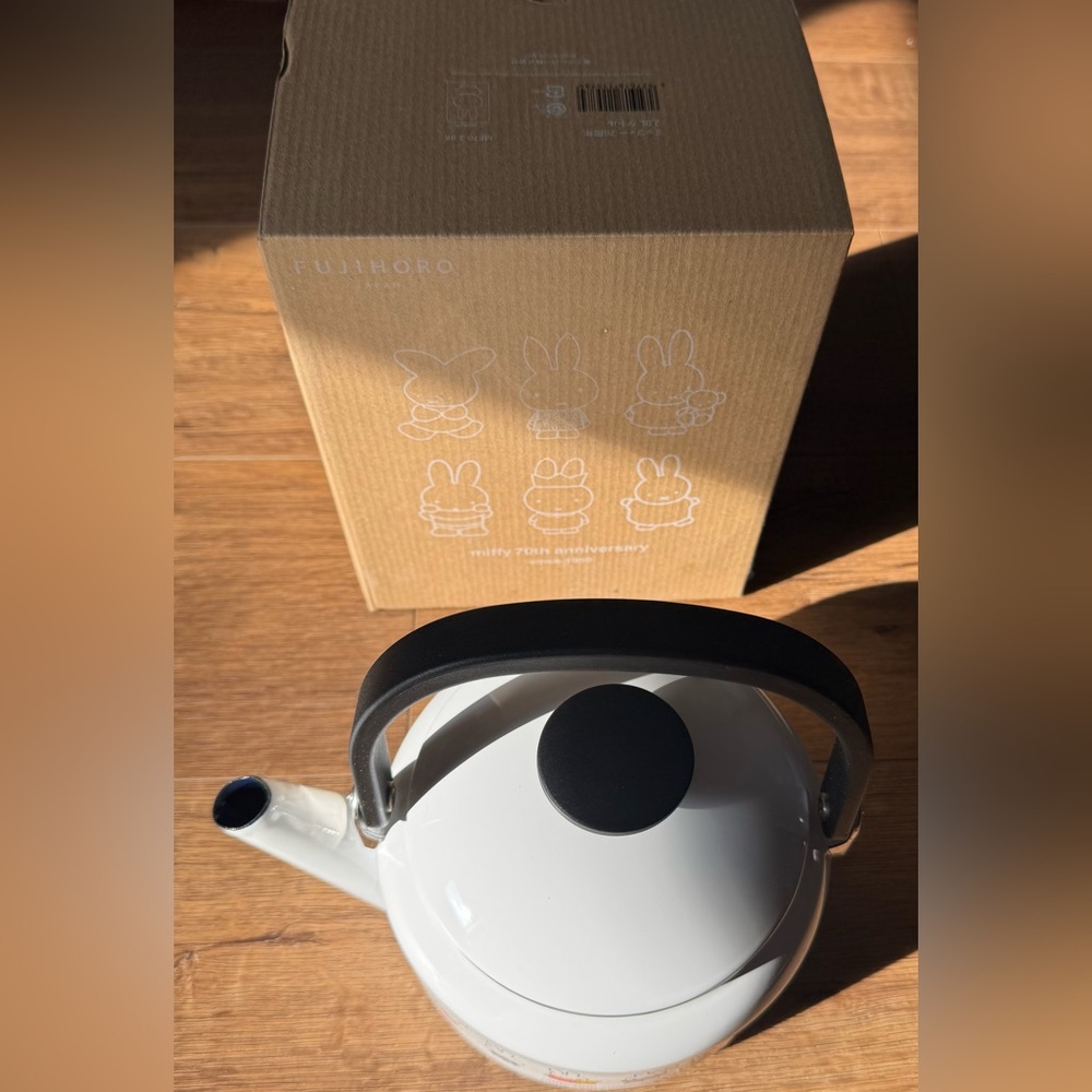 MIFFY-Imported (NWT) White Character Tea Pot - Picture 9 of 13